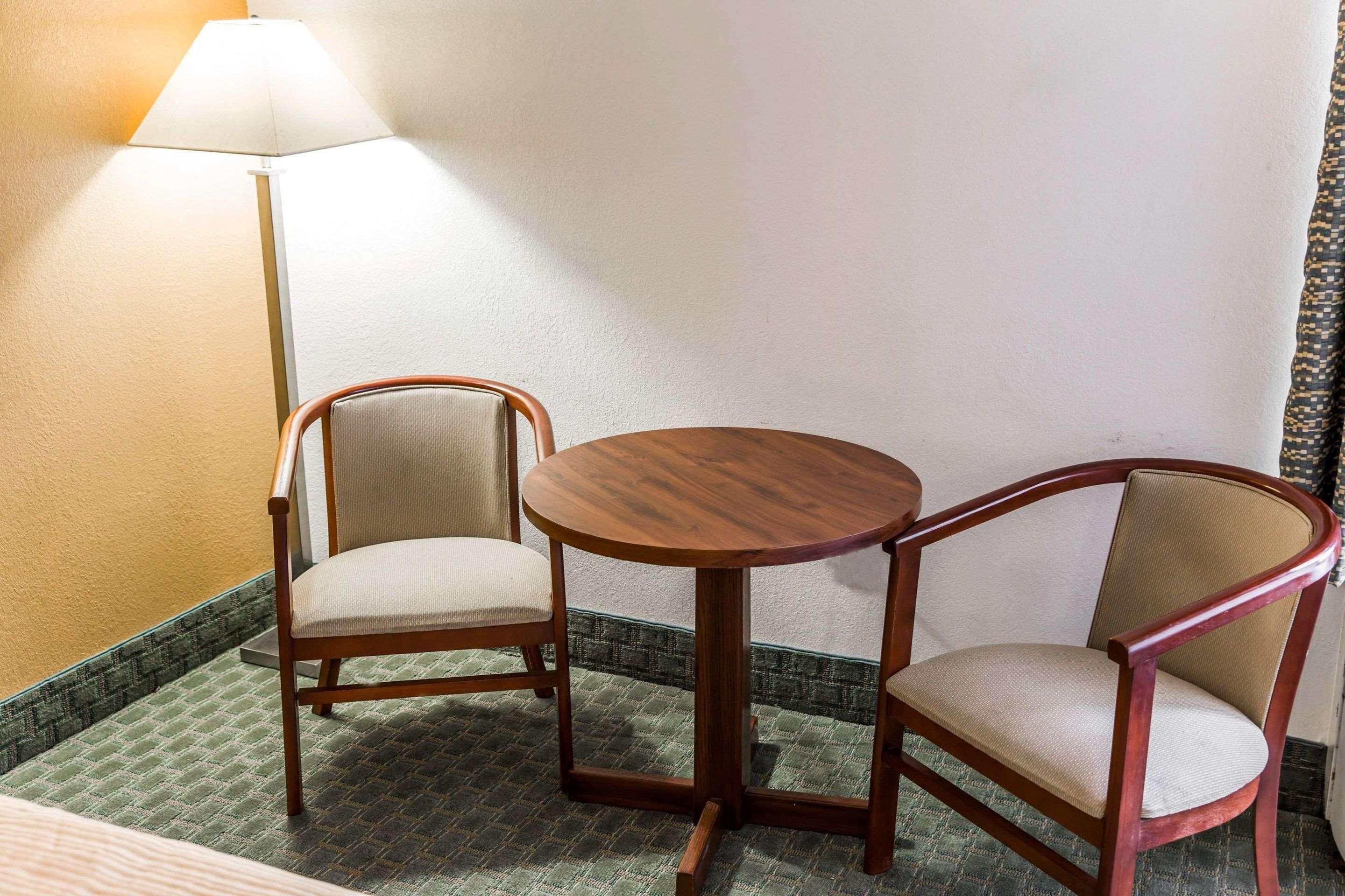 La Quinta Inn & Suites By Wyndham Fayetteville I-95 Esterno foto