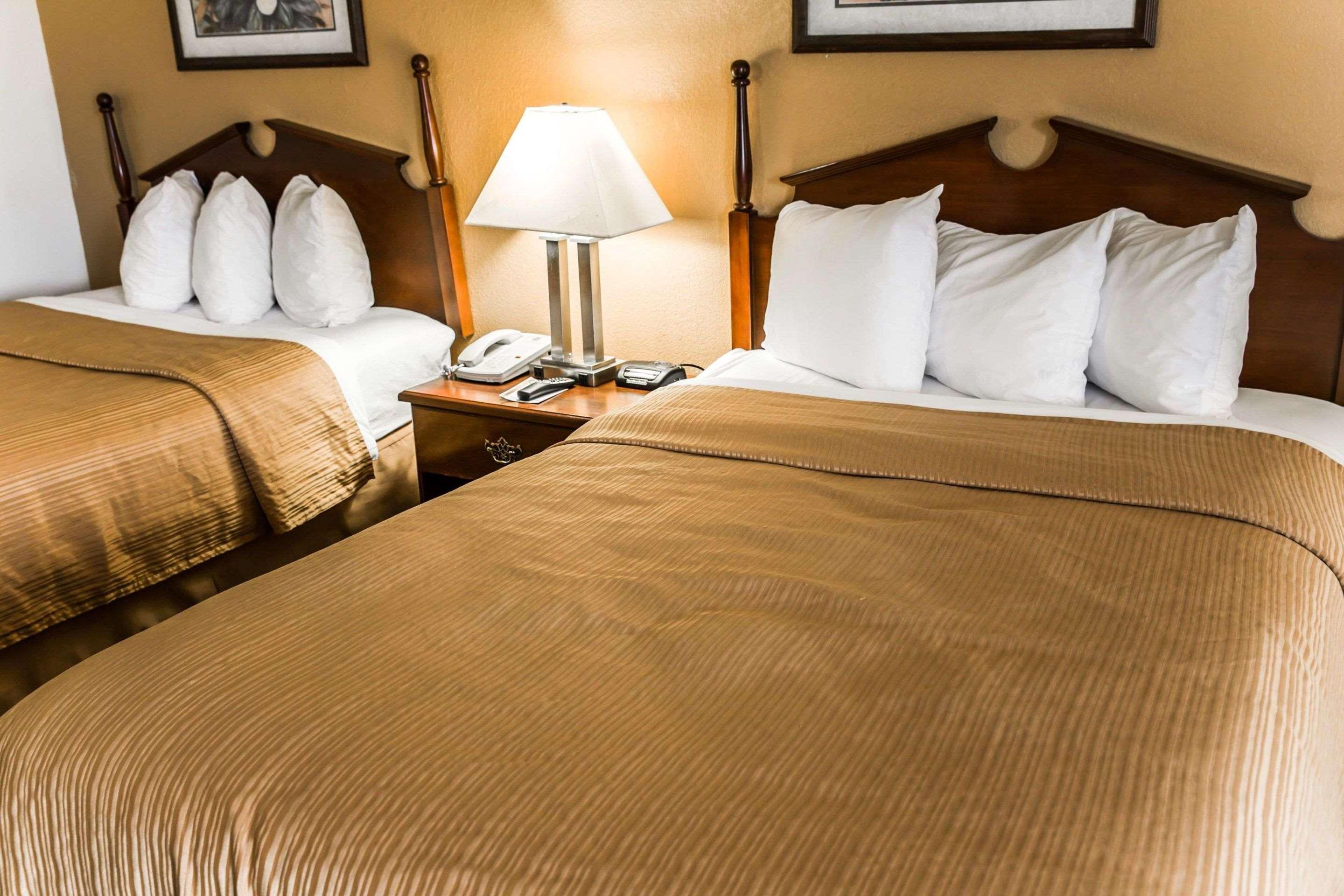 La Quinta Inn & Suites By Wyndham Fayetteville I-95 Esterno foto