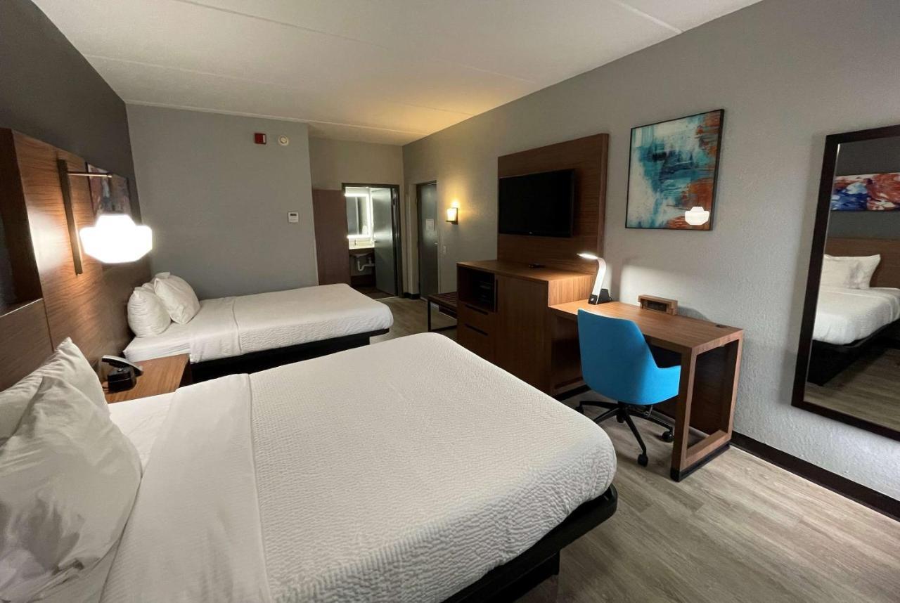 La Quinta Inn & Suites By Wyndham Fayetteville I-95 Esterno foto