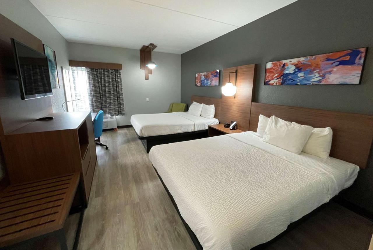La Quinta Inn & Suites By Wyndham Fayetteville I-95 Esterno foto