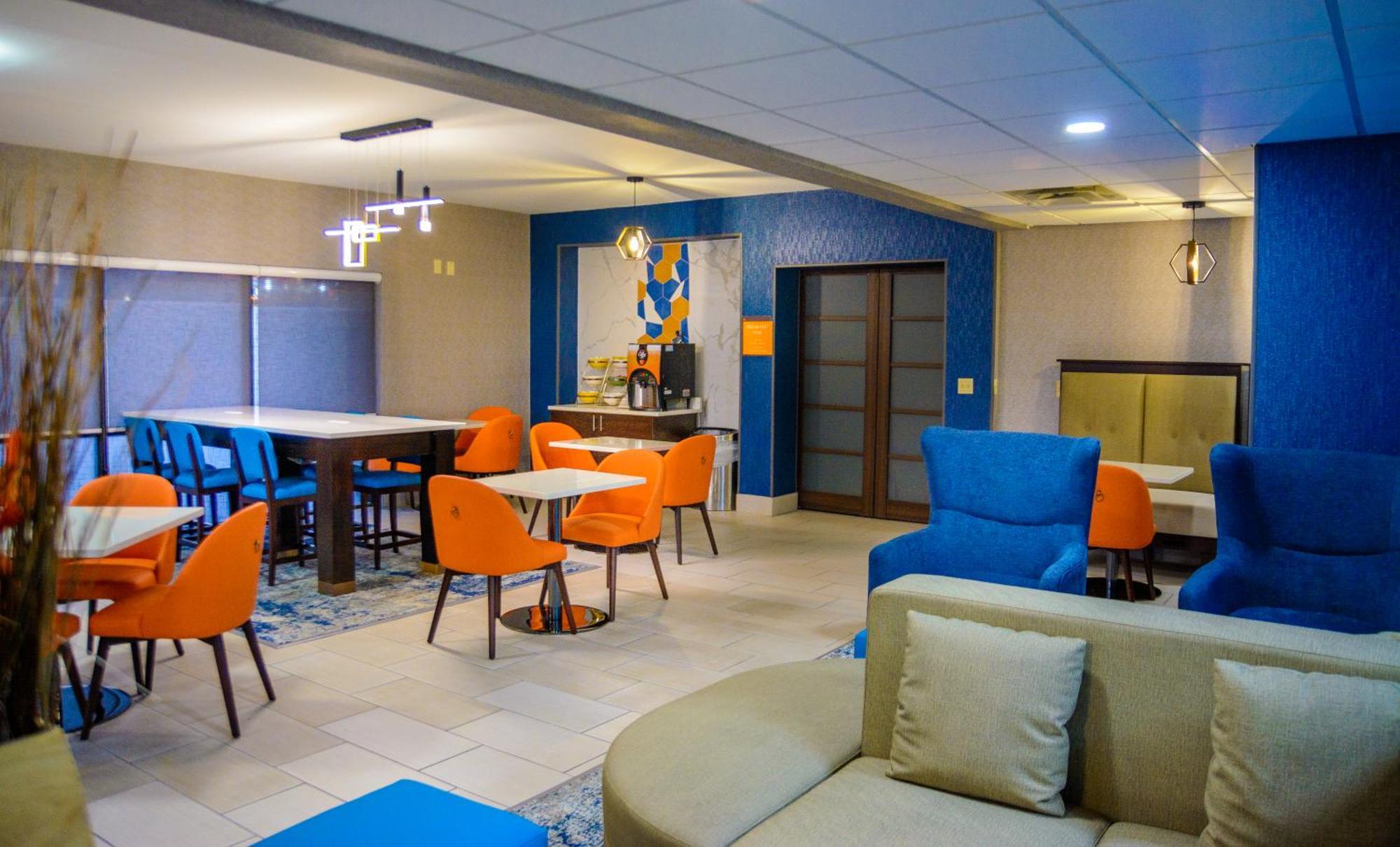 La Quinta Inn & Suites By Wyndham Fayetteville I-95 Esterno foto