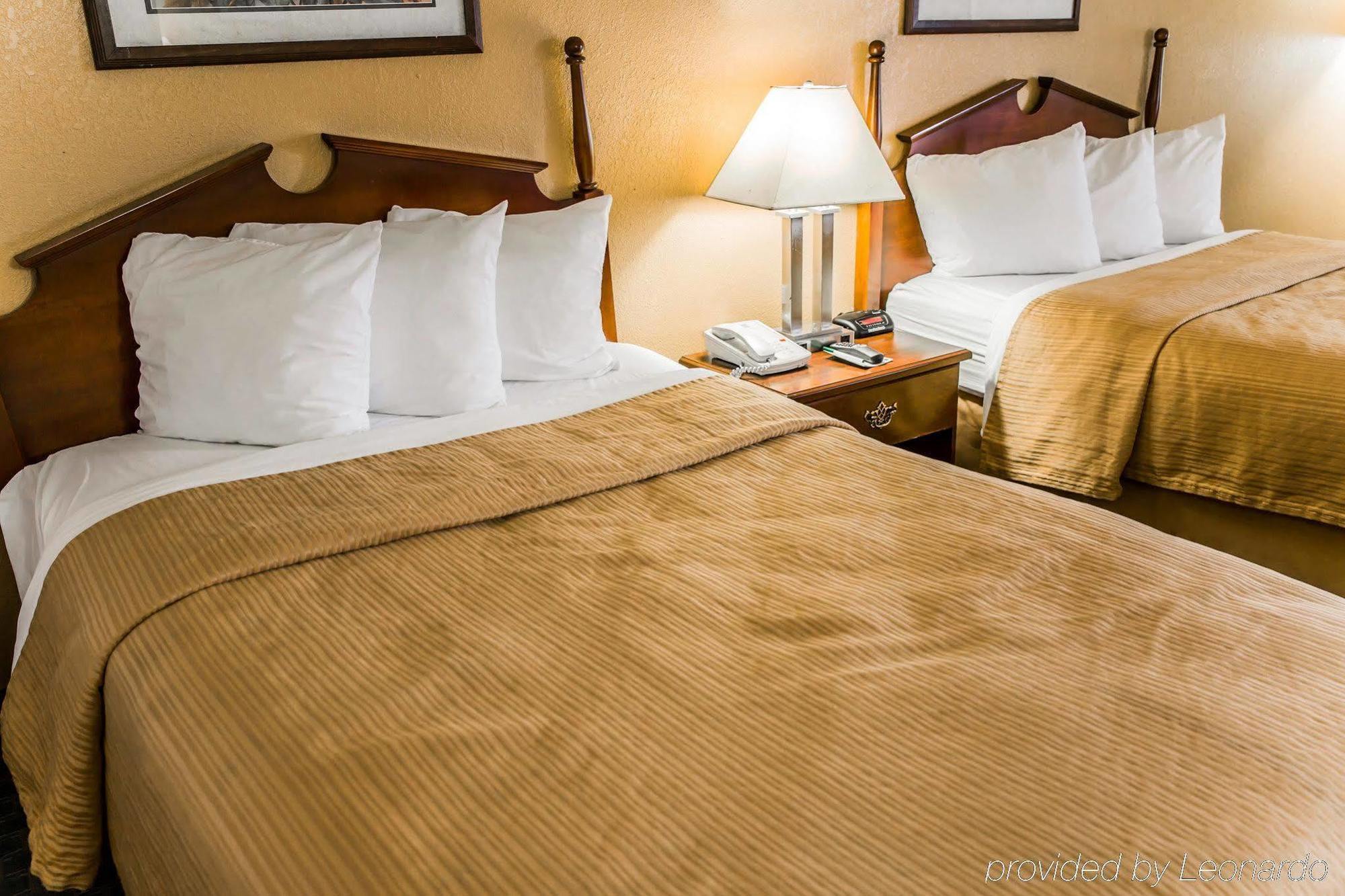 La Quinta Inn & Suites By Wyndham Fayetteville I-95 Esterno foto