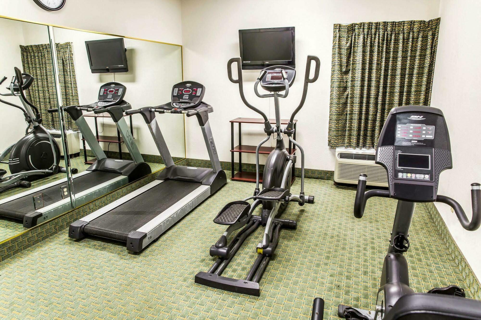 La Quinta Inn & Suites By Wyndham Fayetteville I-95 Esterno foto